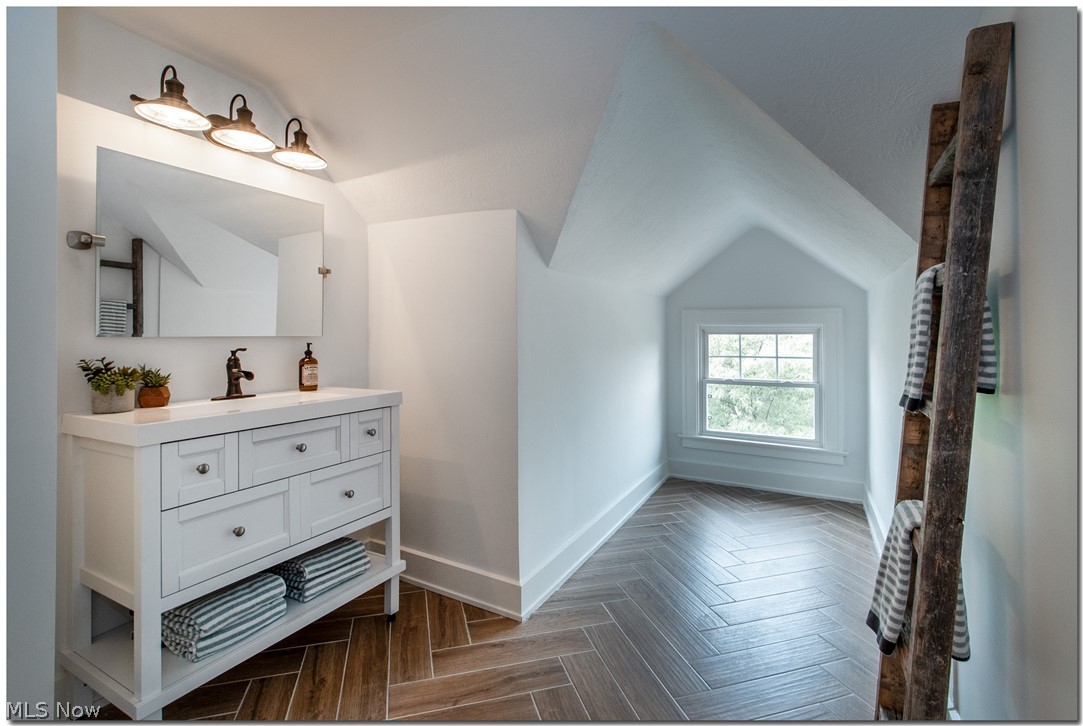 Esther - Residential