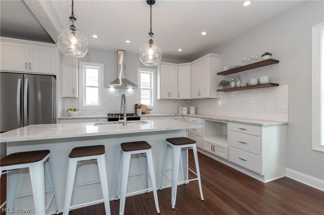 Esther - Residential