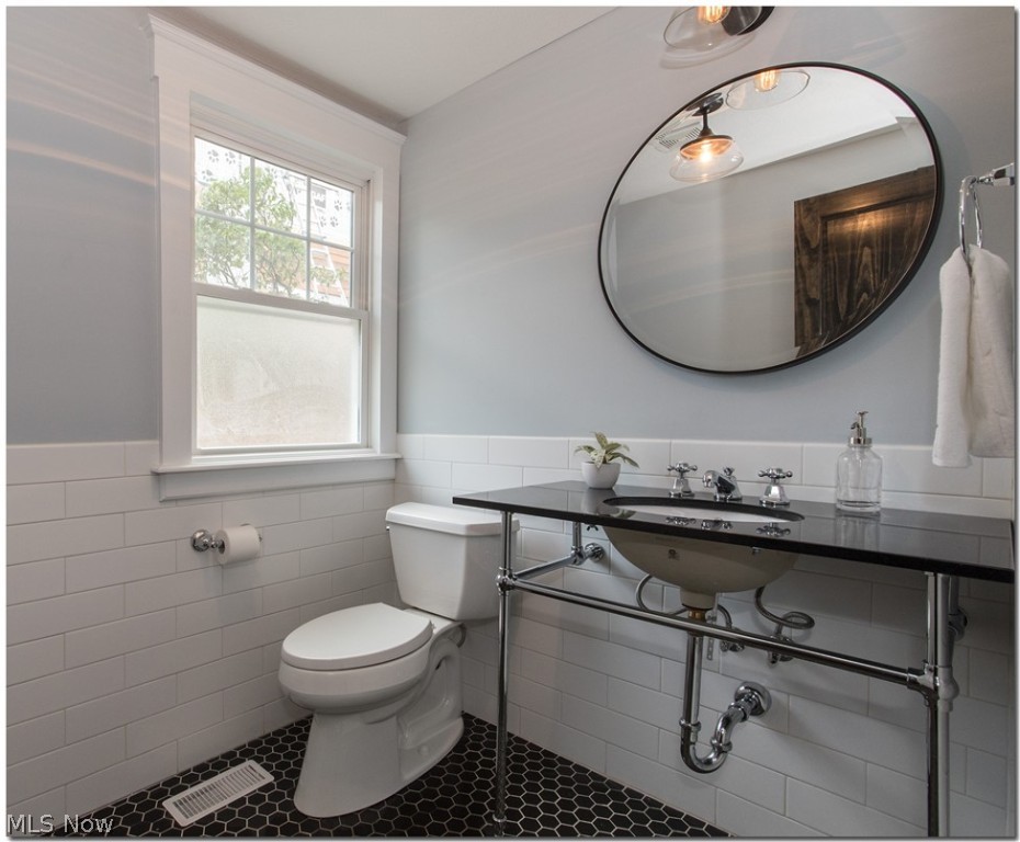 Esther - Residential