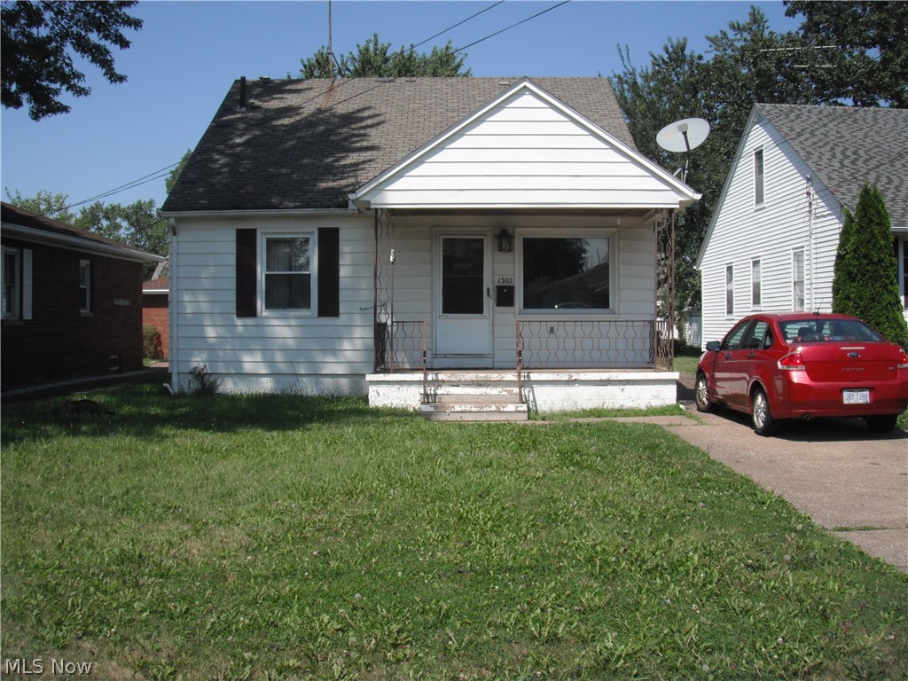 well kept home with finished upper level. covered front porch and detached garage. Currently occupied by very good long-term tenant. Tenant would like to remain if possible. Tenant pays all utilities and has had a very good payment history. Some peeling paint on front of porch will be repaired.
Walking distance to school.