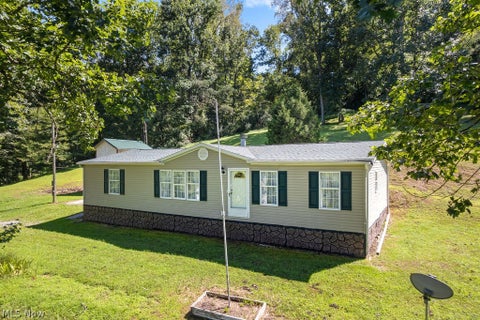 Photo of 1312 Russet Road, Grantsville, WV 26147 (MLS # 5239338)