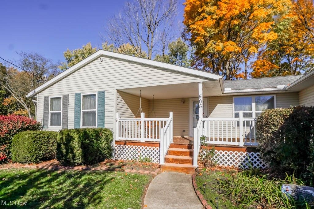 Photo of 505 Rose Lane Street SE, North Canton, OH 44720 (MLS # 5167952)