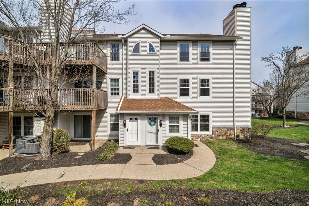 Photo of 28300 Detroit Road #D1, Westlake, OH 44145 (MLS # 5197918)