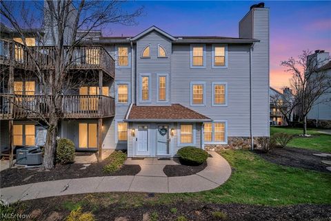 Condo For Sale - 28300 Detroit Road #D1<br/> Cuyahoga County, Westlake, OH 44145