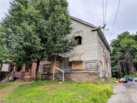 Photo of 4133 E 59th Street, Cuyahoga Heights, OH 44105 (MLS # 5236268)