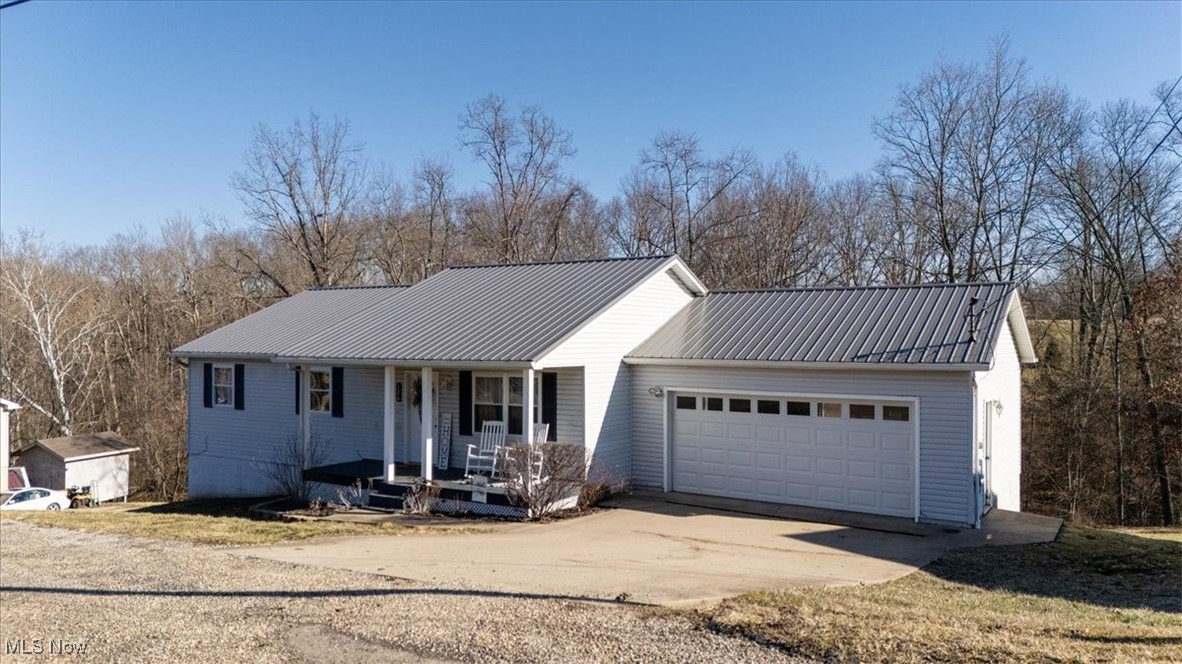 120 Pineview Drive, Marietta, Ohio image 2