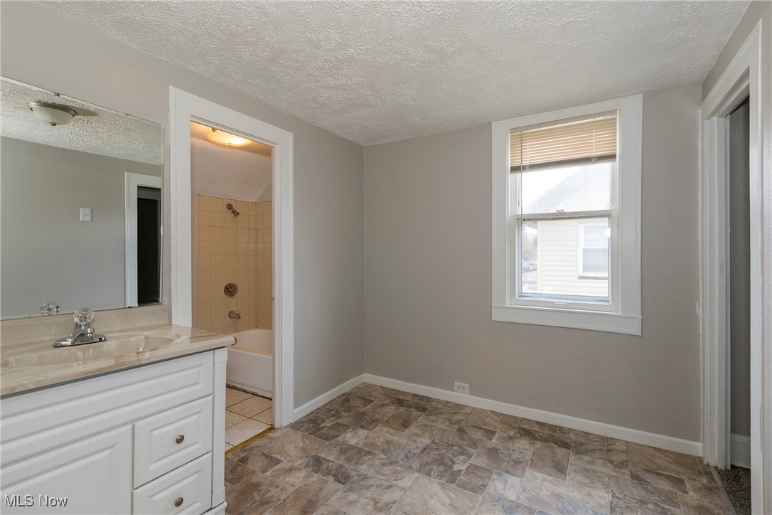 3854 W 132nd Street, Cleveland, Ohio image 32