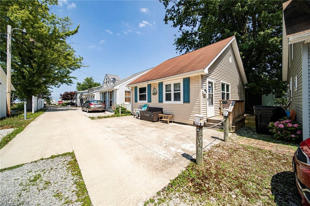 Photo of 35 Billow Beach Bch, Ashtabula, OH 44004 (MLS # 5221159)