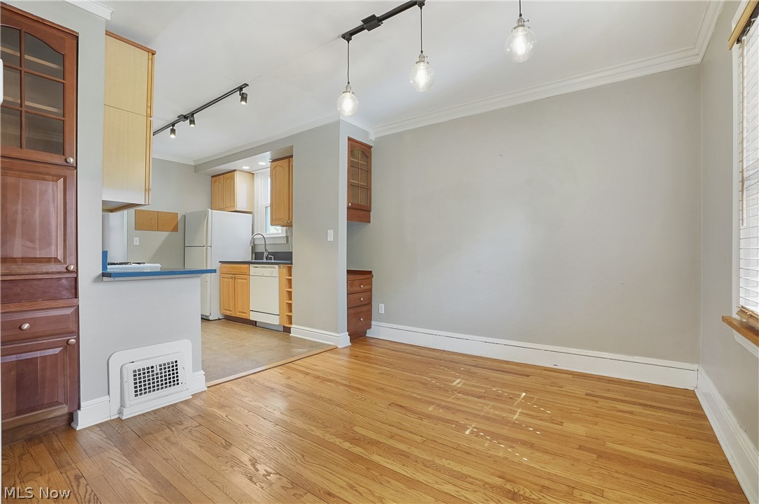 Crestwood - Residential