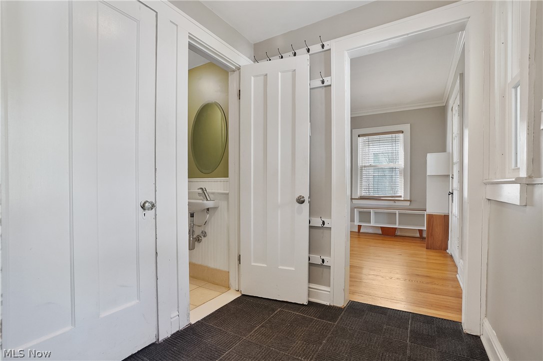 Crestwood - Residential