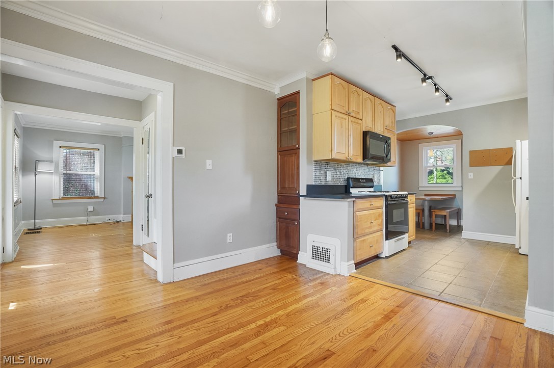 Crestwood - Residential