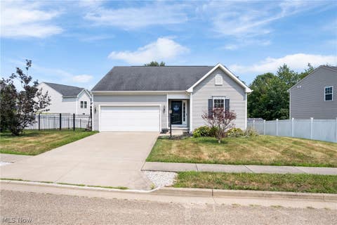 Homes For Sale - 880 Starr Ridge Street<br/> Massillon, OH 44646
