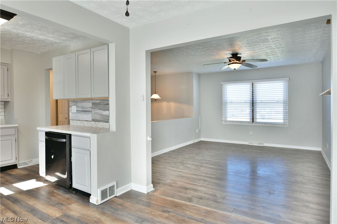 Oakview Manor - Residential