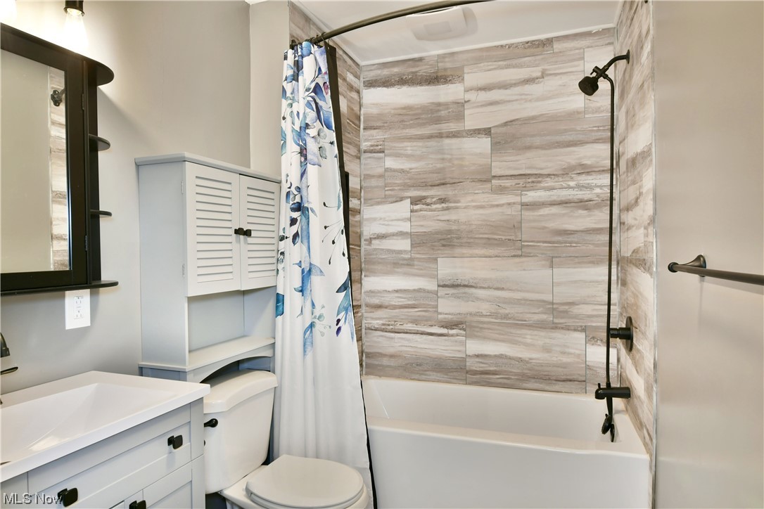 Oakview Manor - Residential