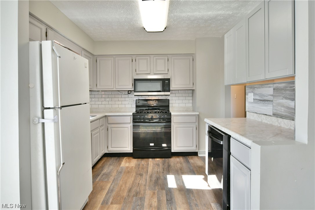 Oakview Manor - Residential