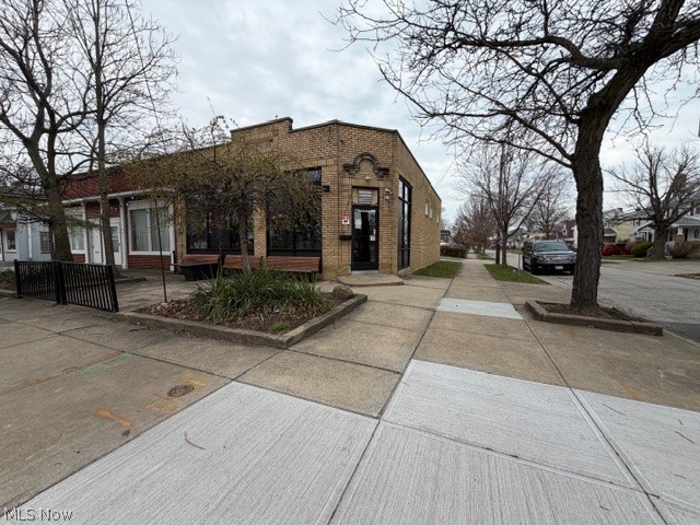 524 E 200th Street