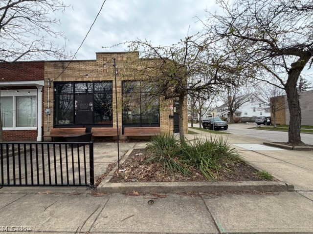 524 E 200th Street