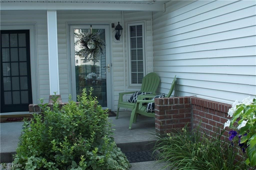 Photo of 2042 W Reserve Circle, Avon, OH 44011 (MLS # 5177361)