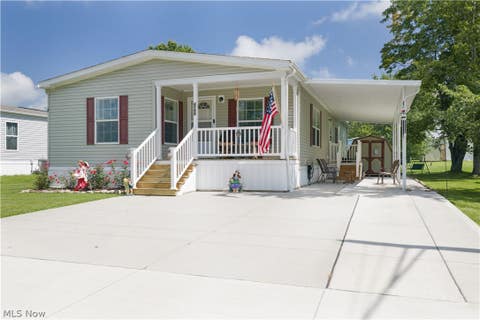 Homes For Sale - 4790 Scenic Drive<br/> Ravenna, OH 44266