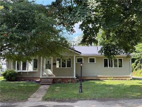 Homes For Sale - 1104 Herbig Avenue<br/> Coshocton, OH 43812