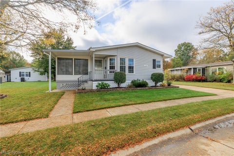 Photo of 39 Periwinkle Drive, Olmsted Township, OH 44138 (MLS # 5247389)