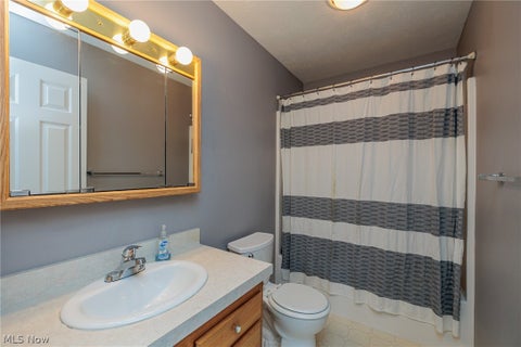 Tiny photo for 39 Periwinkle Drive, Olmsted Township, OH 44138 (MLS # 5247389)