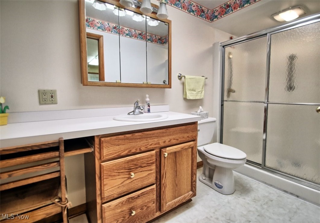 4504 Oak Circle, North Olmsted, Ohio image 17