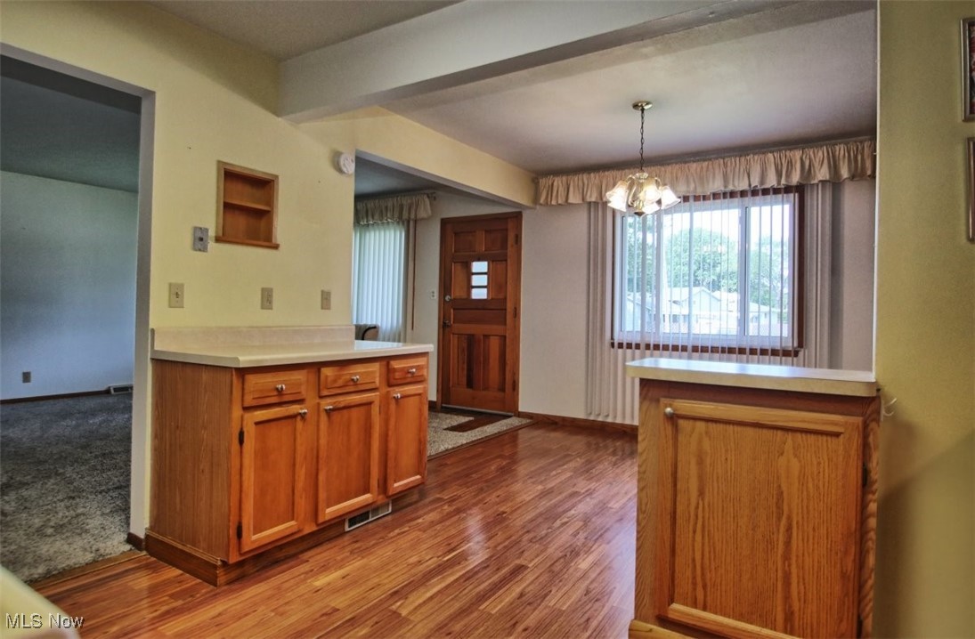 4504 Oak Circle, North Olmsted, Ohio image 5