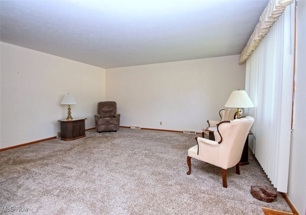 4504 Oak Circle, North Olmsted, Ohio image 7