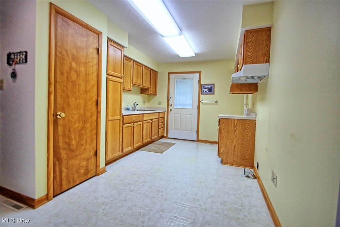 4504 Oak Circle, North Olmsted, Ohio image 18