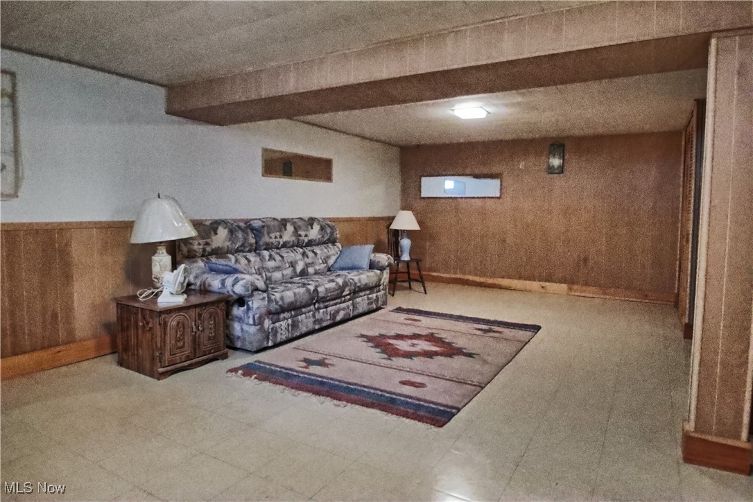 4504 Oak Circle, North Olmsted, Ohio image 21