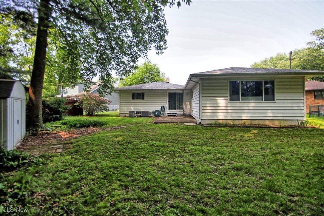4504 Oak Circle, North Olmsted, Ohio image 26