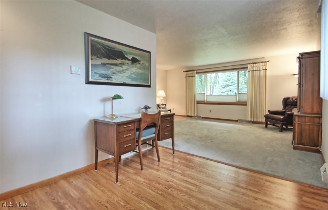 4504 Oak Circle, North Olmsted, Ohio image 12