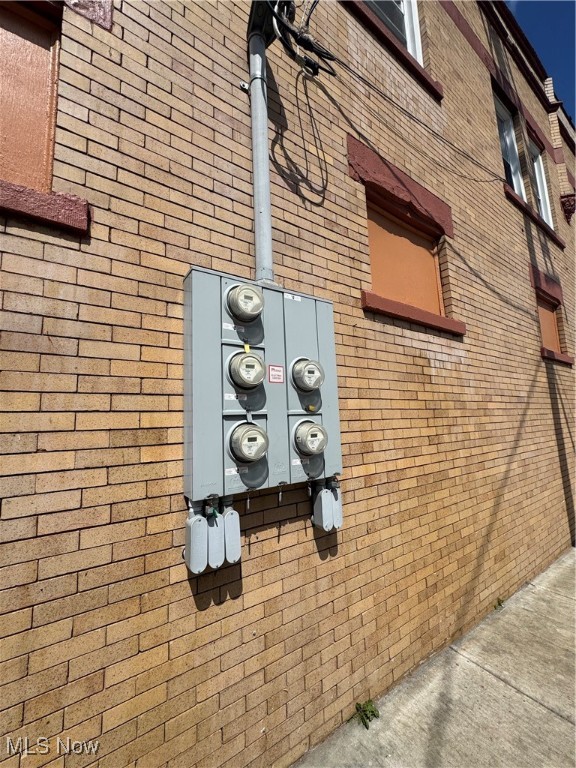 James M Hoyts Sub - Residential Income