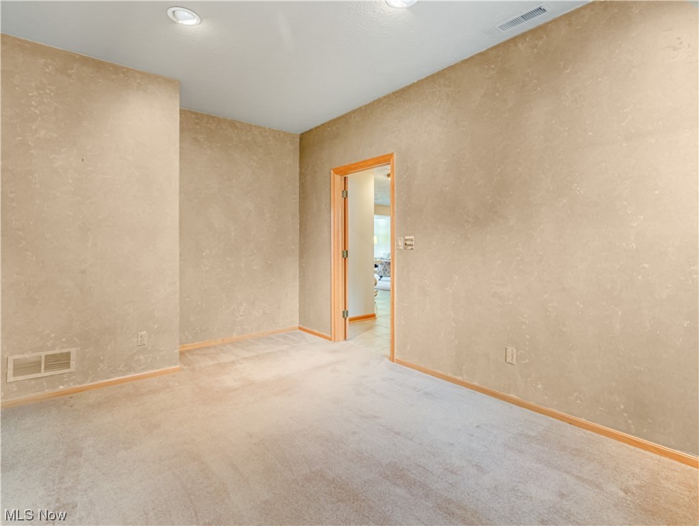 Shady Hollow Condo - Residential