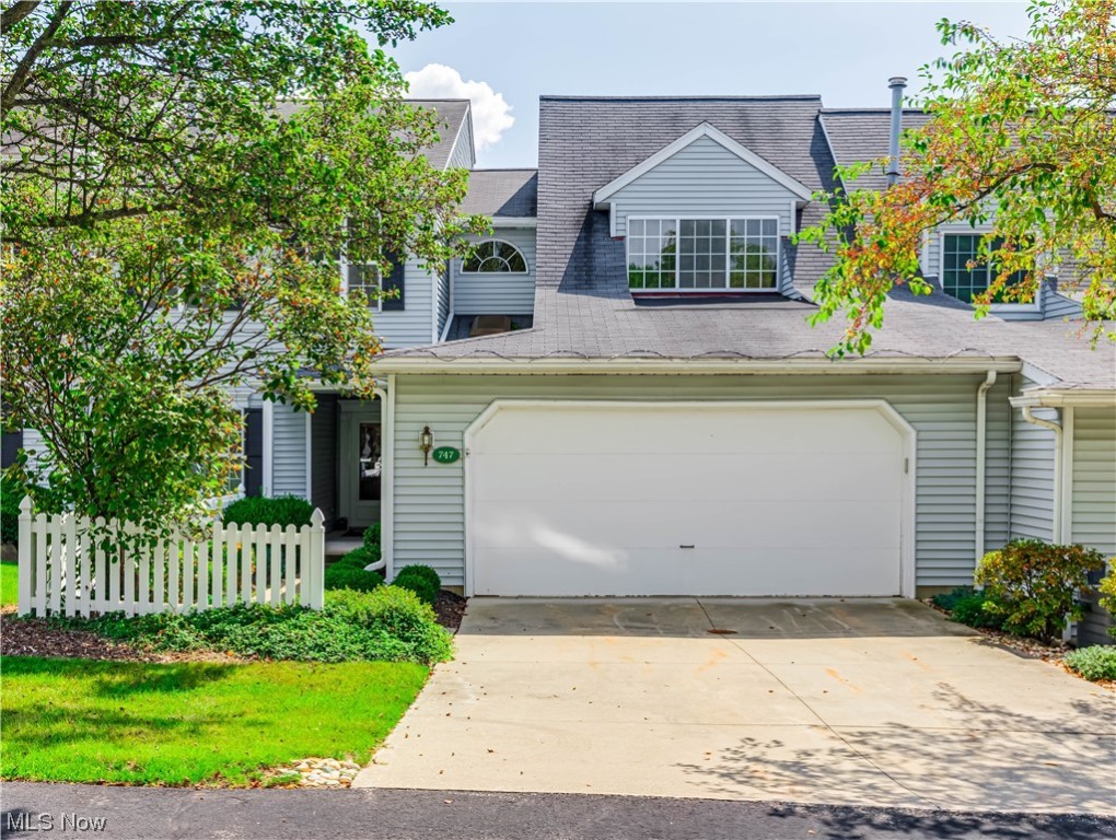 Shady Hollow Condo - Residential