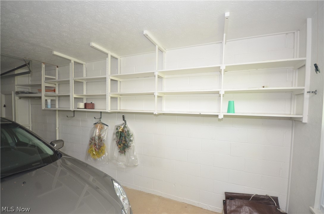 English Oaks Condo - Residential