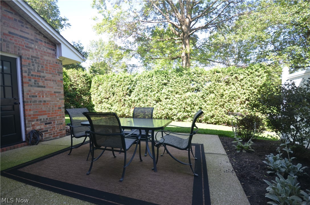 English Oaks Condo - Residential