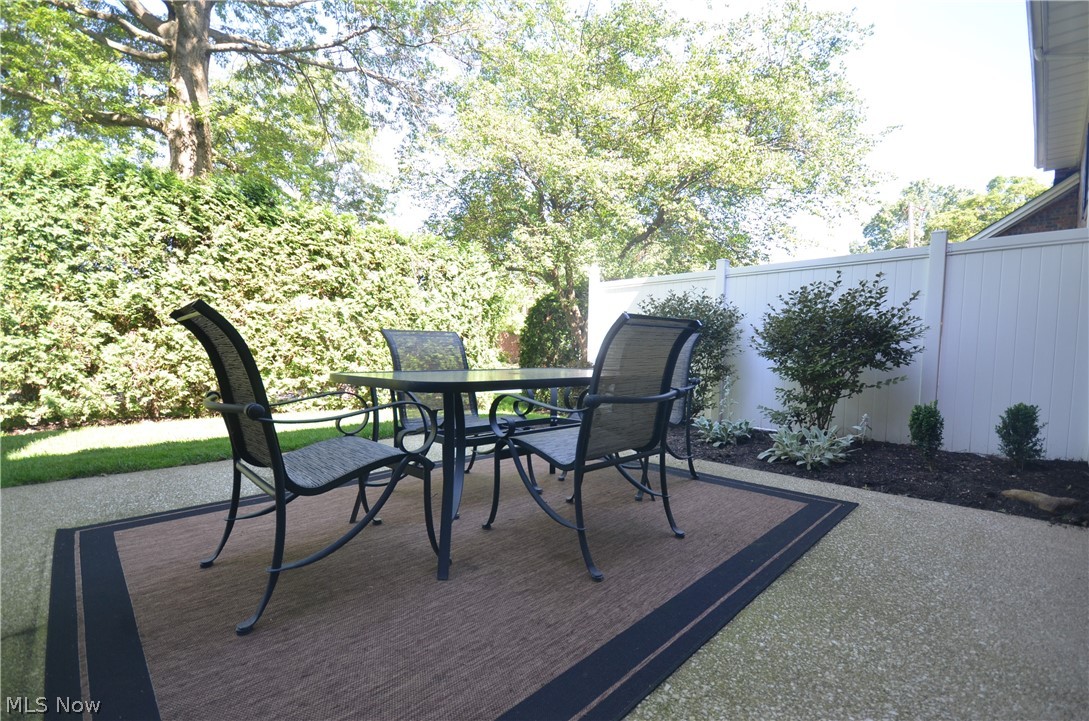 English Oaks Condo - Residential