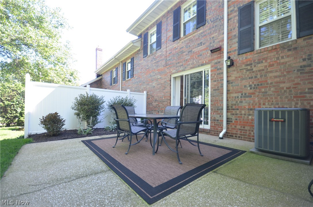 English Oaks Condo - Residential