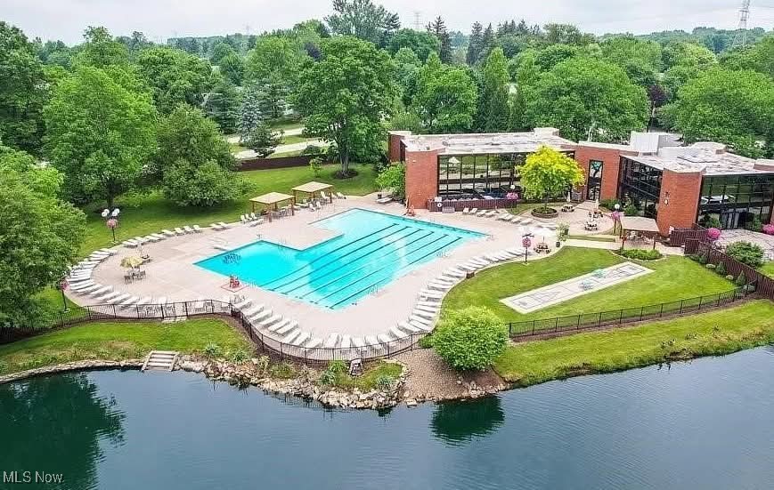 Hemlock Ridge Condo - Residential