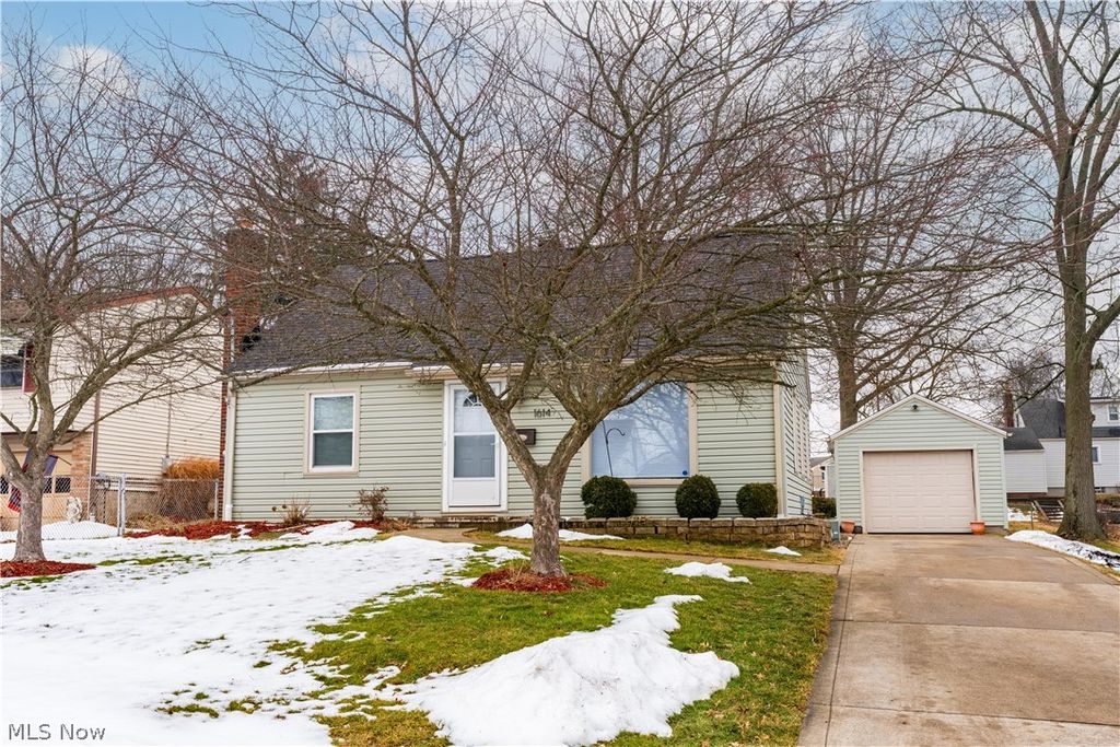 Photo of 1614 Edmeyer Avenue NW, Canton, OH 44708 (MLS # 5187248)