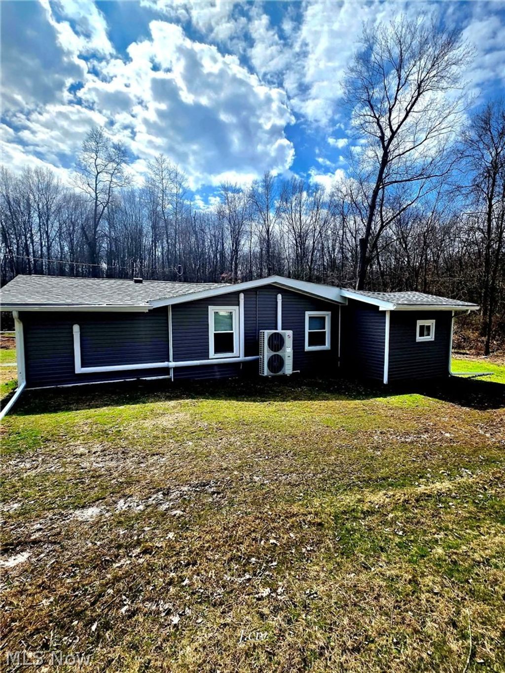 Photo of 3698 Buena Vista Drive, Hubbard, OH 44425 (MLS # 5196166)