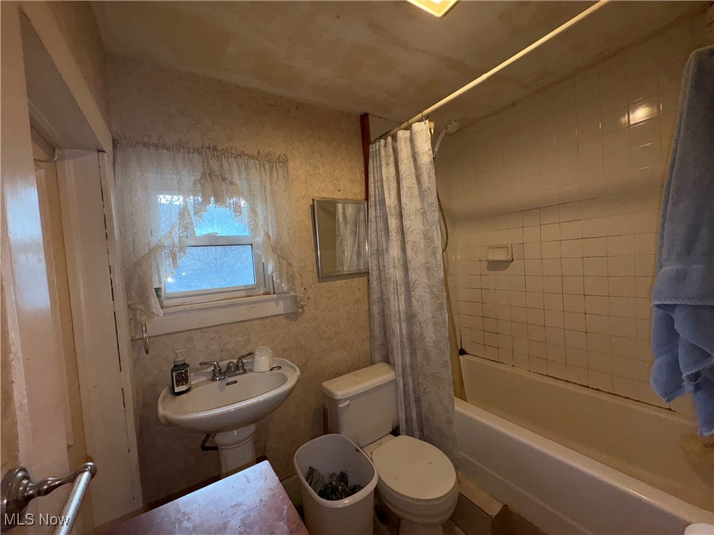 Connecticut Western Reserve - Residential