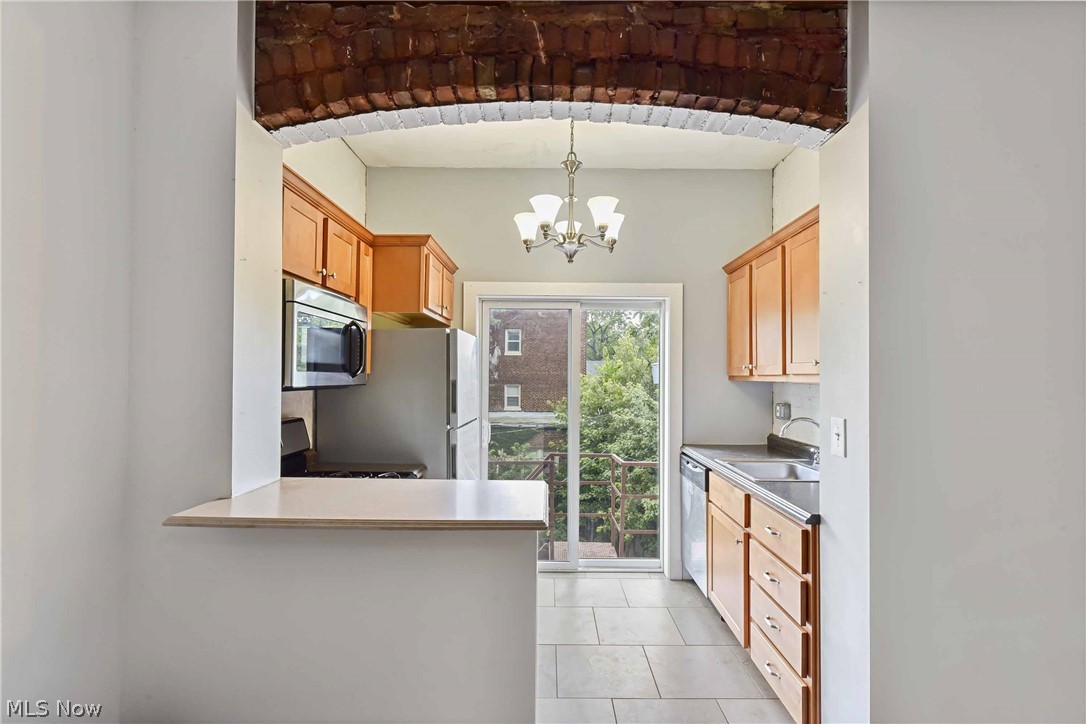 Henry Beach - Residential Lease