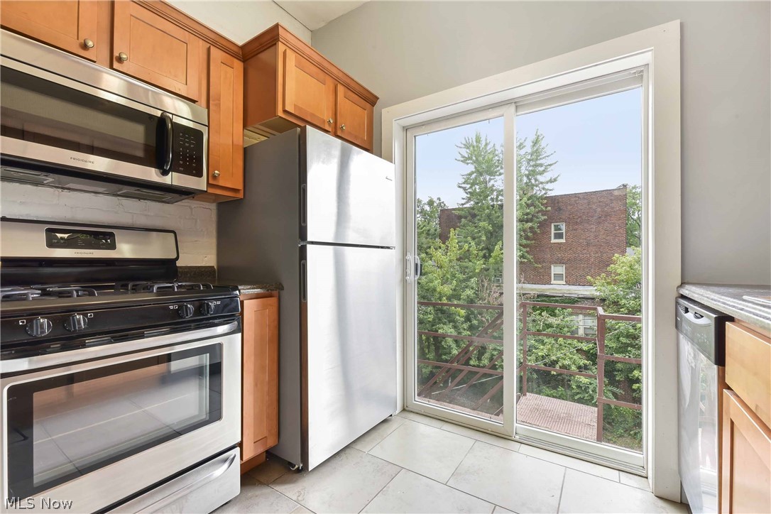 Henry Beach - Residential Lease