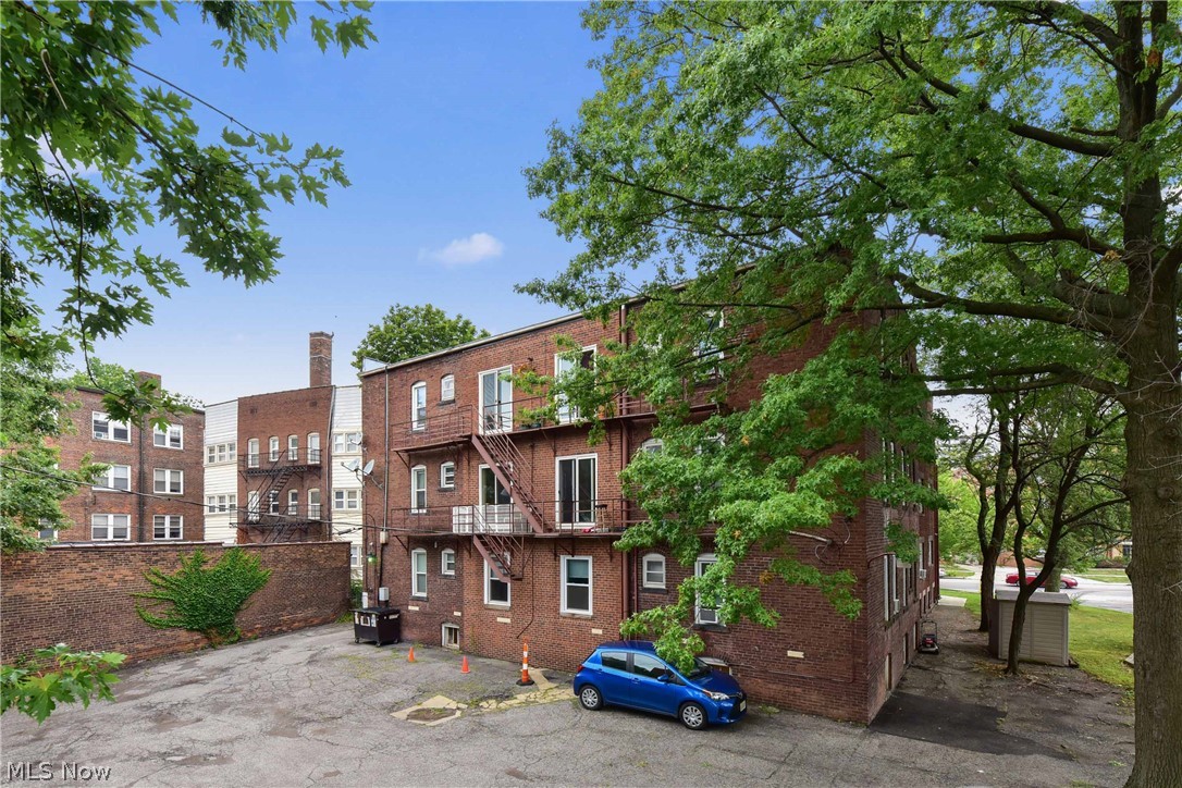 Henry Beach - Residential Lease