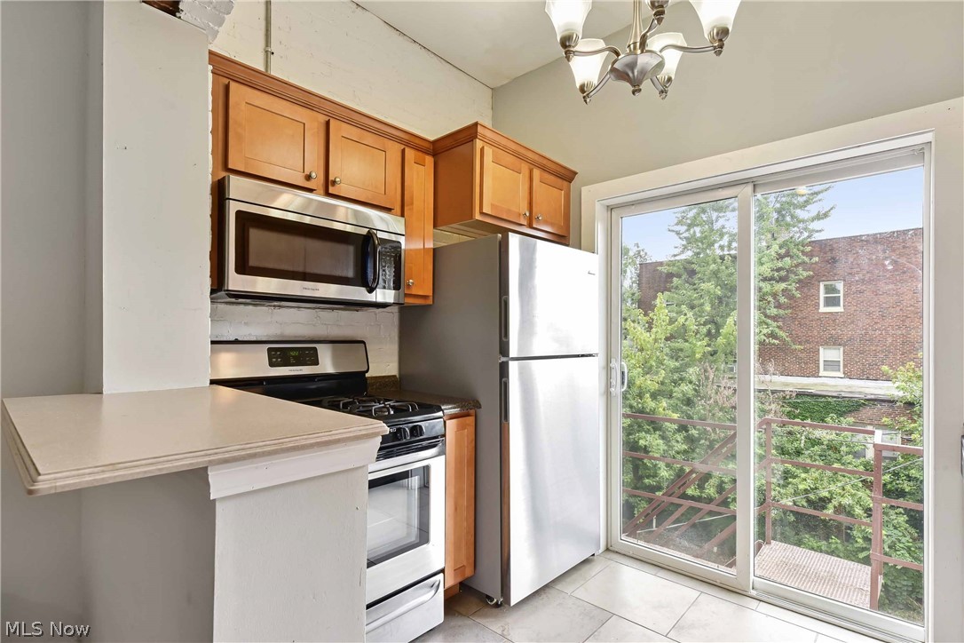 Henry Beach - Residential Lease