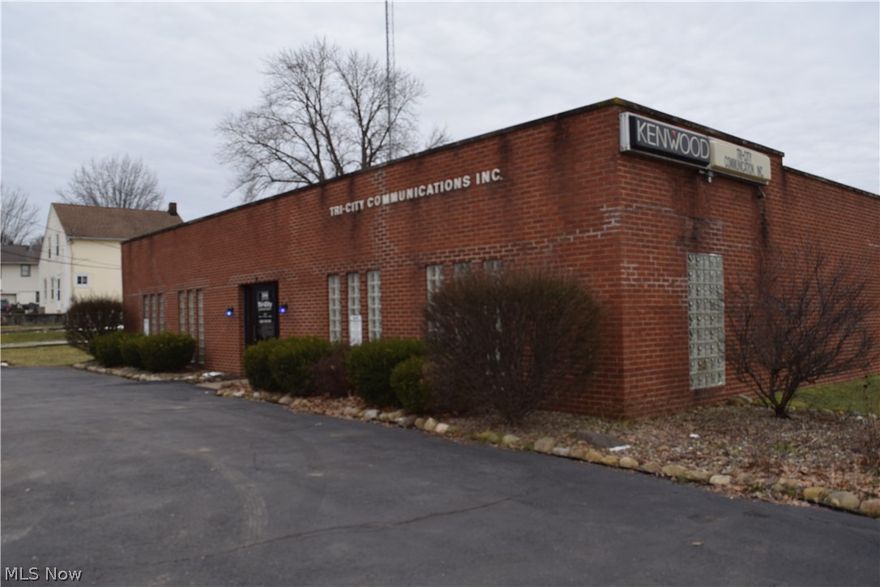 Operating currently as Tri-City Communication, a legal non-conforming use. Garage space for 3+ vehicles. 3 Restrooms. 4 Offices + reception area, work area, kitchenette. Well insulated - zone heating and cooling. Garage- 2 car heated, separate 1 car heated with h/c water.