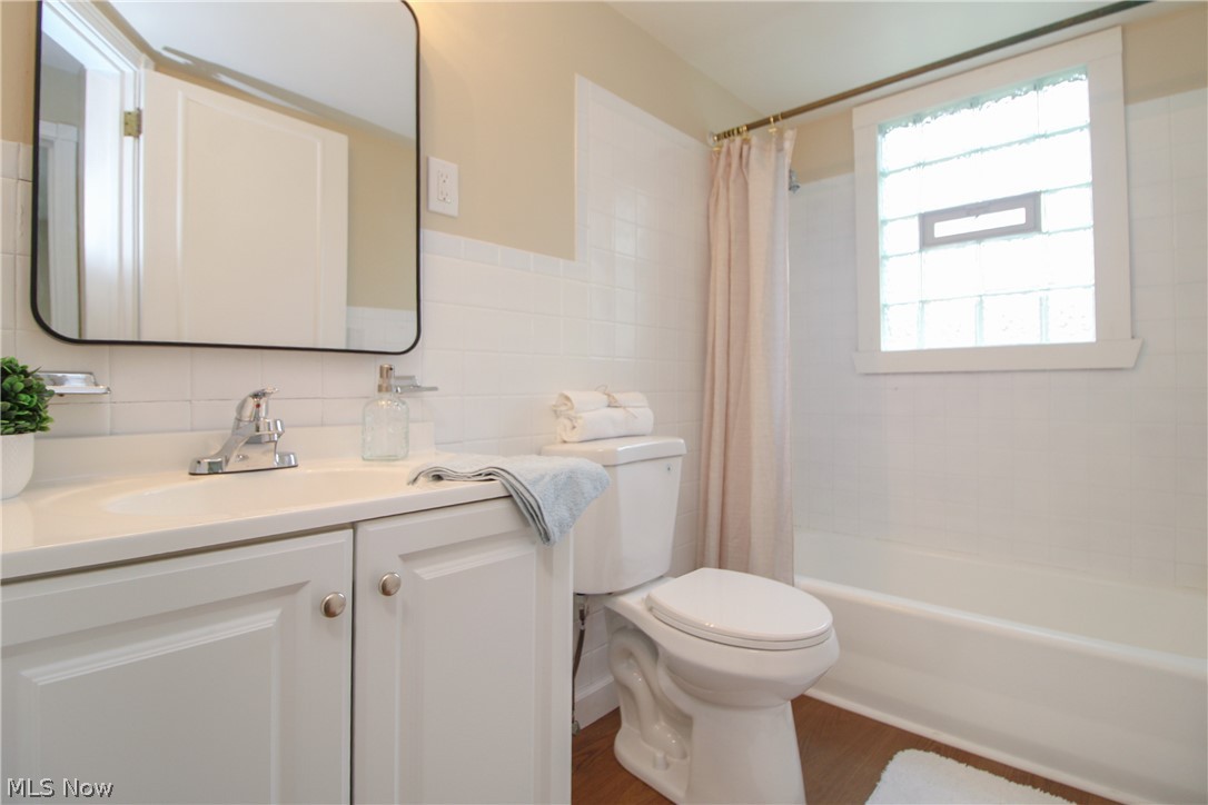 Kirkland Wood 14 - Residential